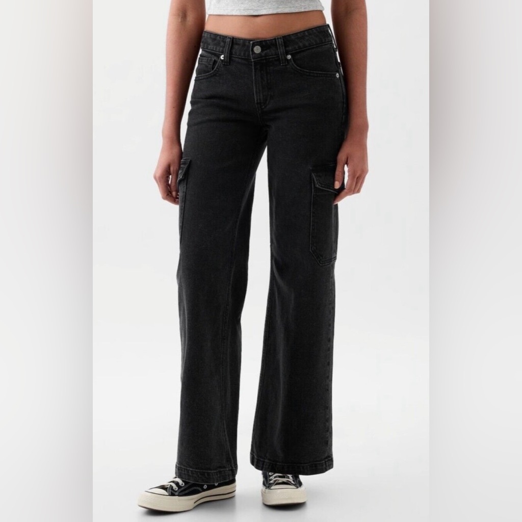 30r Gap Low Rise Stride Wide-Leg Cargo Jeans In Black Wash